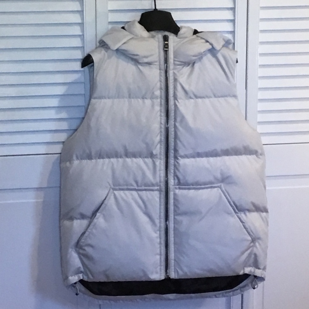 Coach Women’s Hooded Puffer Vest, size M, oyster color